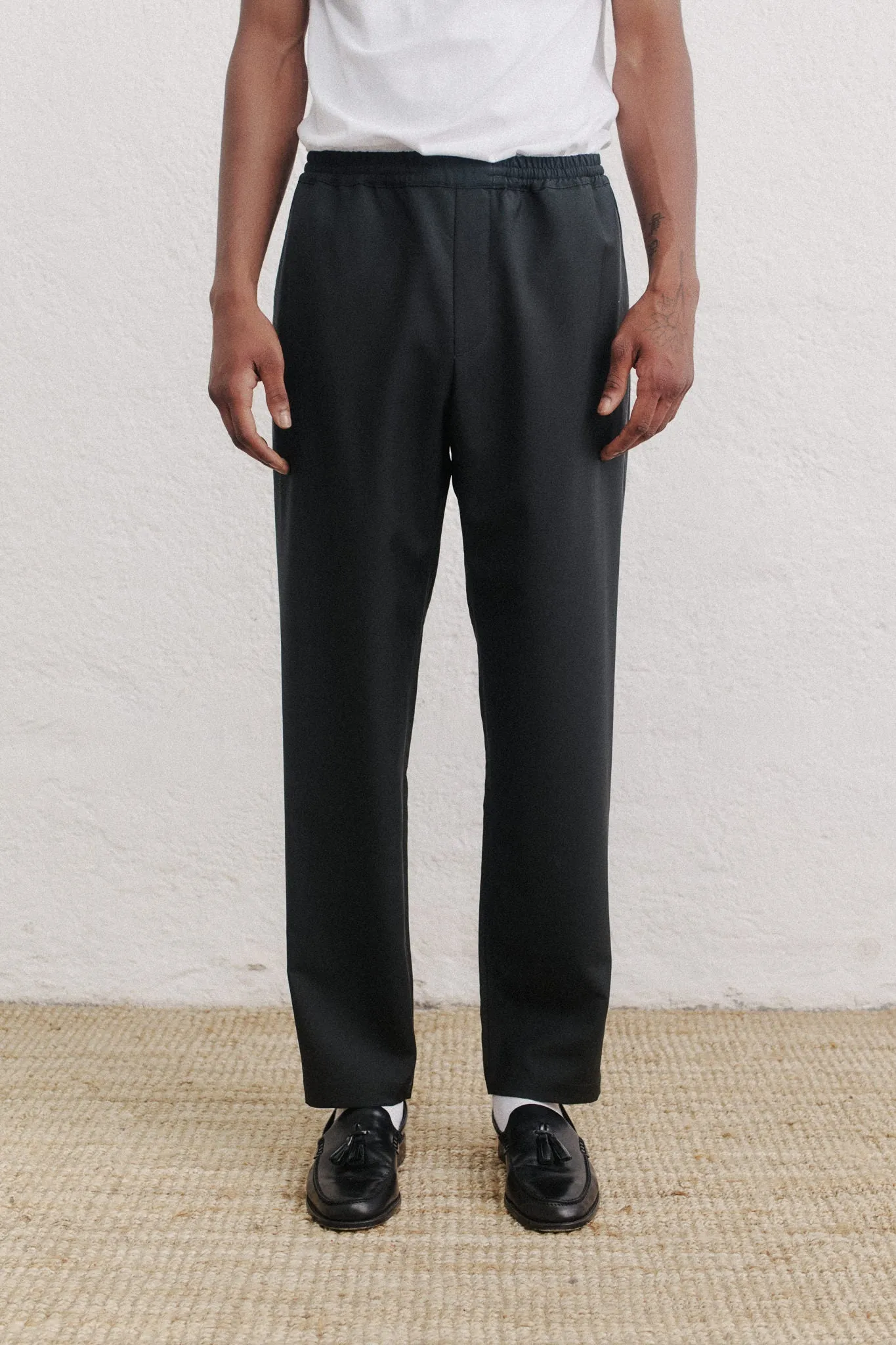 A Kind of Guise Banasa Pants Dark Green