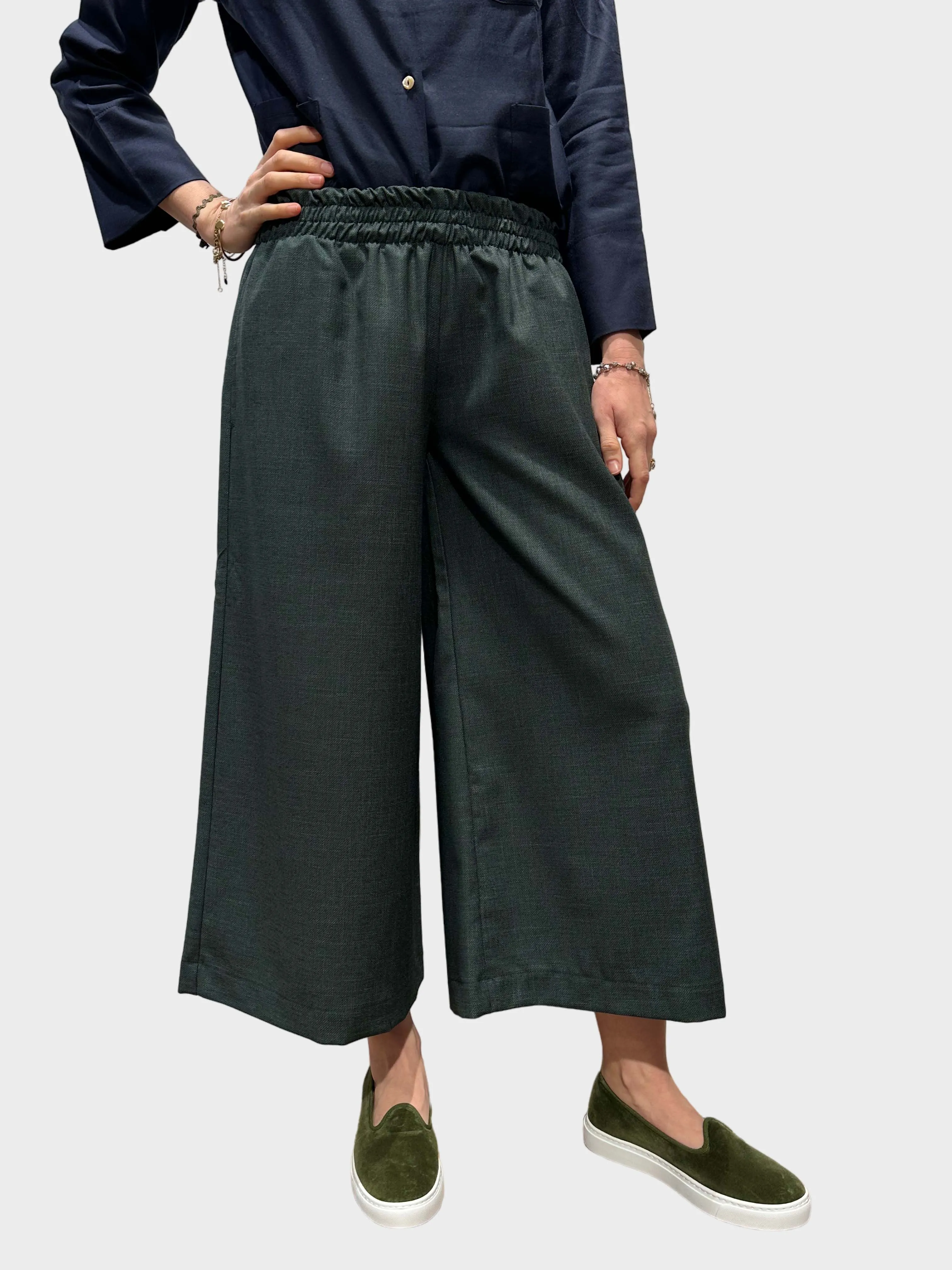 PANTALONE CROPPED COMFY THEA VERDE